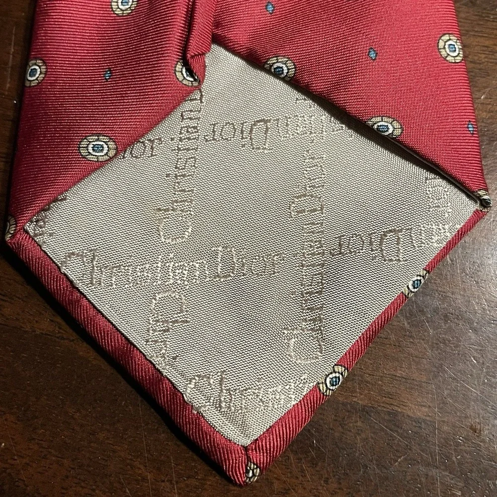 Christian Dior Silk Tie Red Medallion Geometric‎ Woven in Italy WPL 1125
